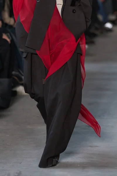 Look 80